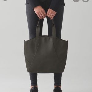 🍋lululemon all day tote medium size